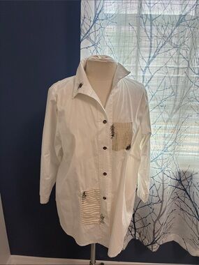 Vitamin White Button-Up Cotton Shirt with Patch Pockets